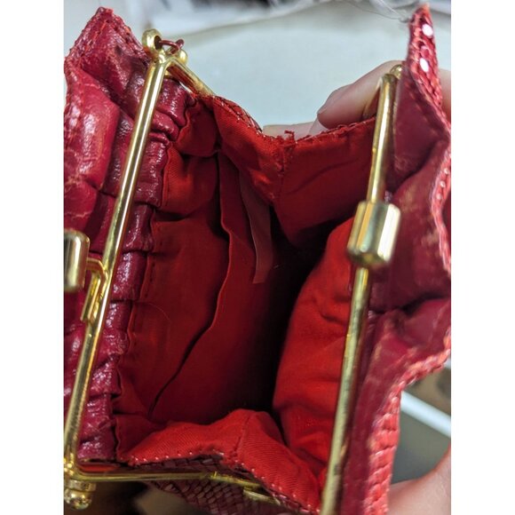 Vintage Red Sequin Metal Mesh Clutch Purse With Gold Hardware - Picture 5 of 6